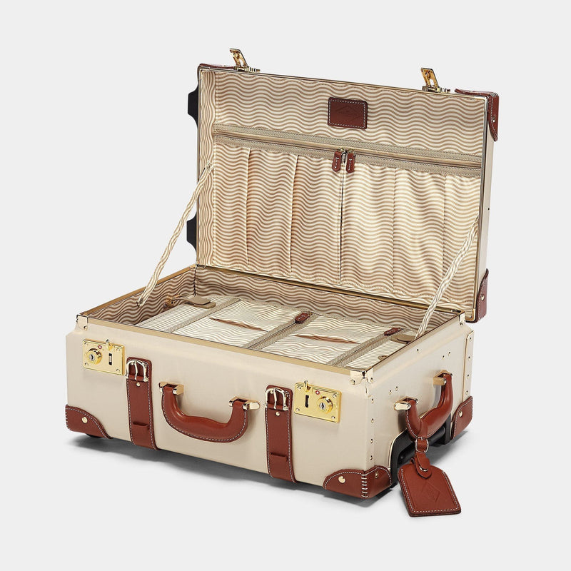 Open product view of the carry-on Diplomat leather suitcase in cream with snaffle-bit printed lining