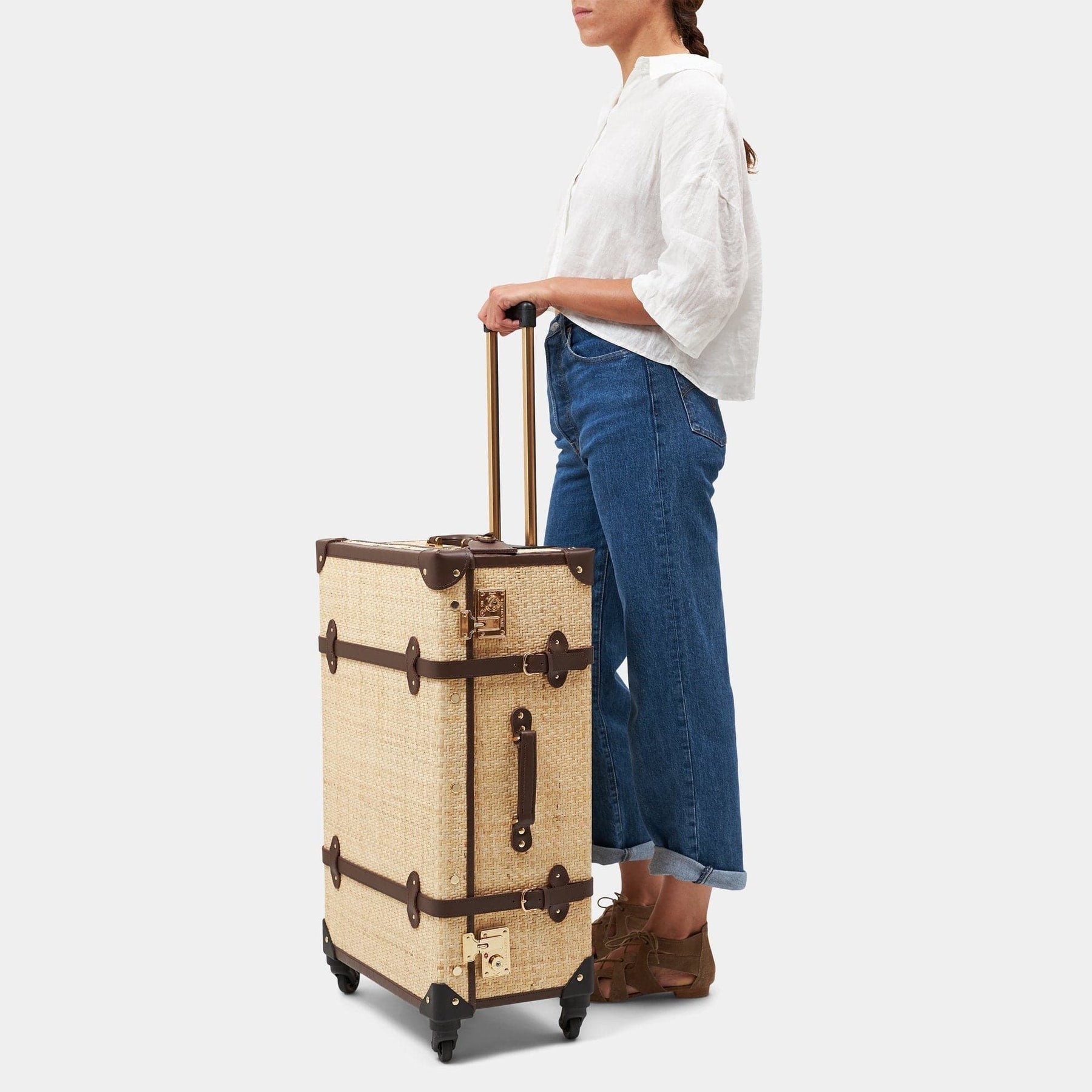 The Explorer - Check In Spinner Spinner Steamline Luggage 