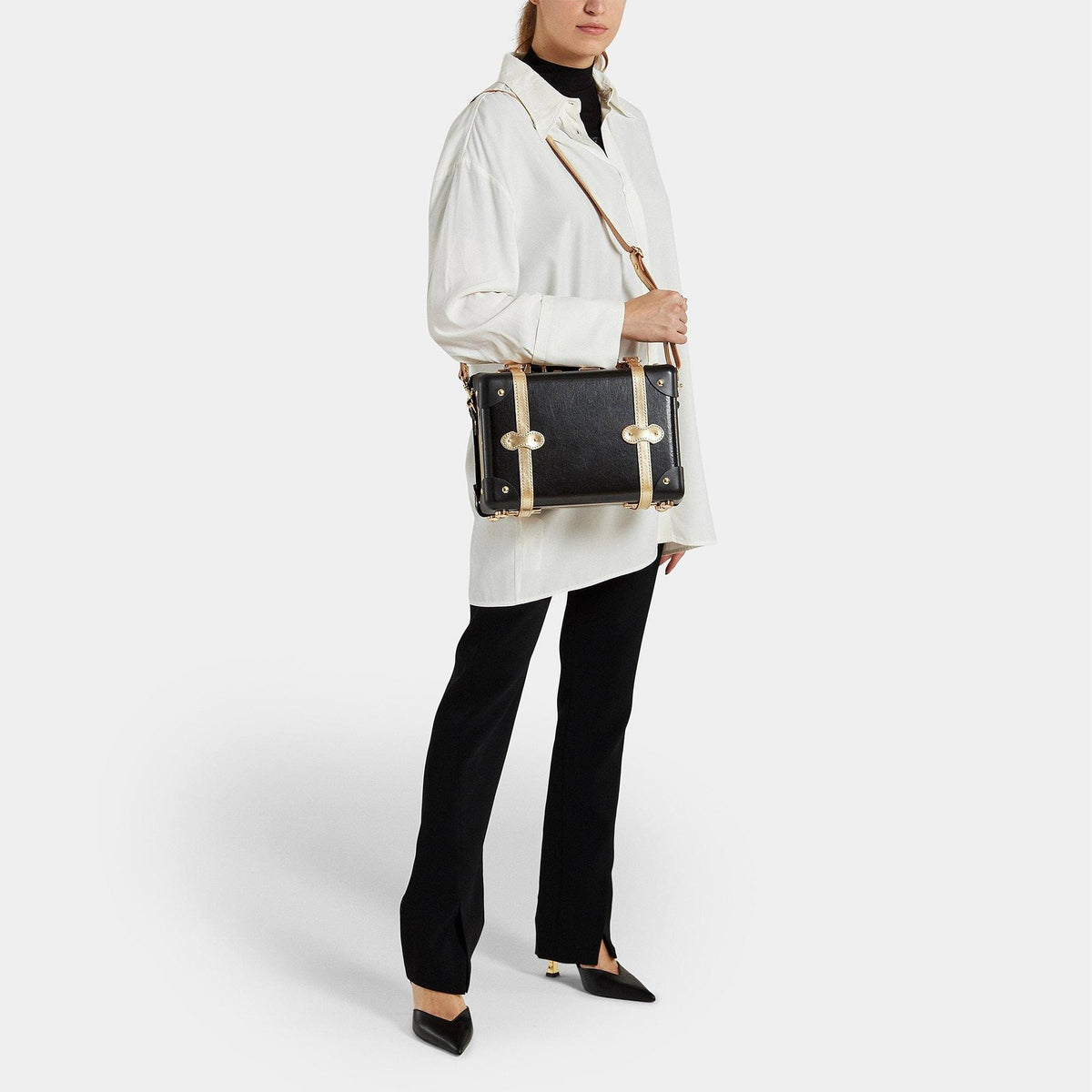 The Soprano - Black Vanity Vanity Steamline Luggage 